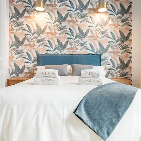 Historic Charm With Contemporary Flair By Rems Apartment Malaga