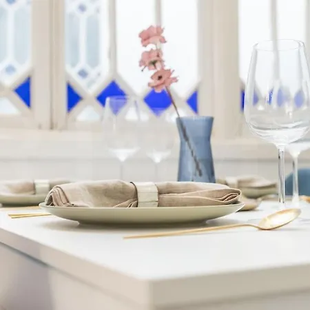 Historic Charm With Contemporary Flair By Rems Apartment Malaga
